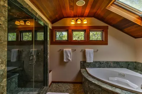 Bath - 307 Main, Winters, CA 95694 photo 6 of 10