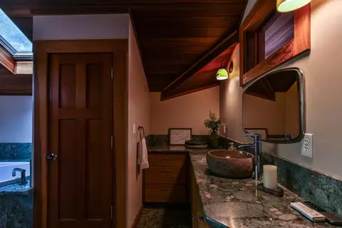 Bath - 307 Main, Winters, CA 95694 photo 5 of 10