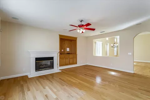 Living - 2817 Abingdon Ct, Modesto, CA 95355 photo 7 of 12