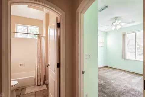Entry Way - 2817 Abingdon Ct, Modesto, CA 95355 photo 4 of 6