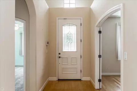 Entry Way - 2817 Abingdon Ct, Modesto, CA 95355 photo 3 of 6