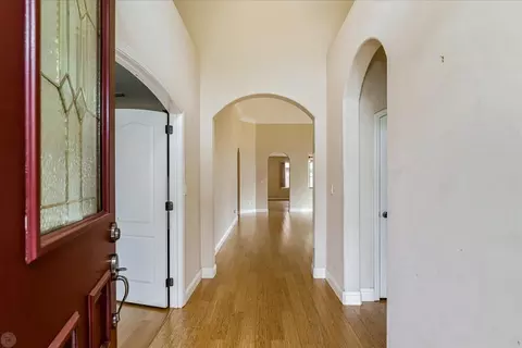 Entry Way - 2817 Abingdon Ct, Modesto, CA 95355 photo 2 of 6
