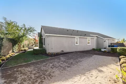 Exterior - 1106 Crescent Ave, Manteca, CA 95336 photo 11 of 17