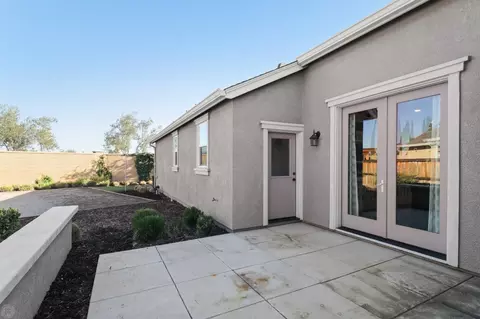 Exterior - 1106 Crescent Ave, Manteca, CA 95336 photo 12 of 17