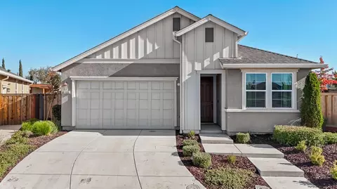 Exterior - 1106 Crescent Ave, Manteca, CA 95336 photo 4 of 17
