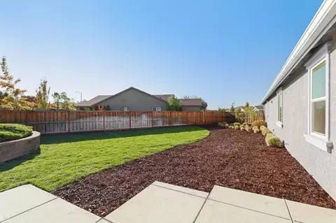 Exterior - 1106 Crescent Ave, Manteca, CA 95336 photo 7 of 17