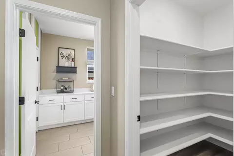 Entry Way - 1106 Crescent Ave, Manteca, CA 95336 photo 4 of 4