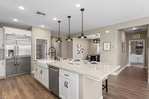 Kitchen - 1106 Crescent Ave, Manteca, CA 95336 photo 4 of 8