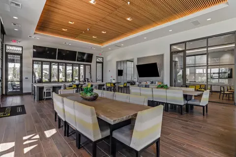 Dining - 1106 Crescent Ave, Manteca, CA 95336 photo 7 of 8