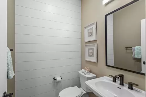 Bath - 1106 Crescent Ave, Manteca, CA 95336 photo 4 of 5