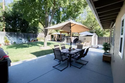 Exterior - 4911 Eden Ct, Carmichael, CA 95608 photo 5 of 12