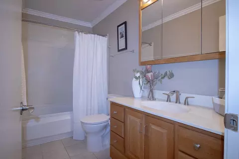 Bath - 4911 Eden Ct, Carmichael, CA 95608 photo 4 of 7