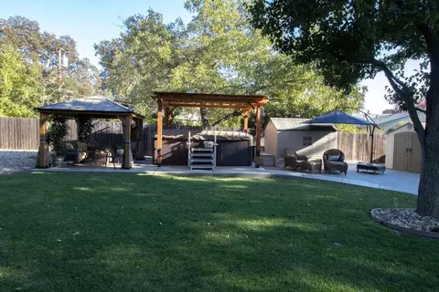 Exterior - 4911 Eden Ct, Carmichael, CA 95608 photo 11 of 12
