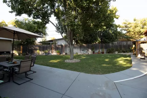 Exterior - 4911 Eden Ct, Carmichael, CA 95608 photo 7 of 12