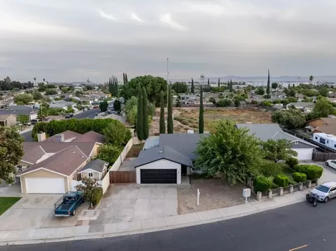 View/Area - 364 O St, Lathrop, CA 95330 photo 1 of 7