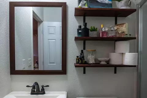 Bath - 364 O St, Lathrop, CA 95330 photo 3 of 4