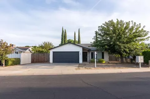 Exterior - 364 O St, Lathrop, CA 95330 photo 2 of 5