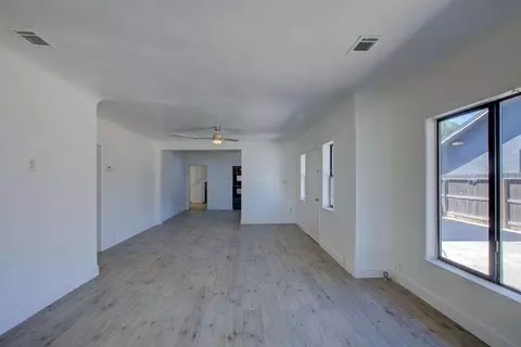 Living - 1612 Hackett Rd, Ceres, CA 95307 photo 3 of 7
