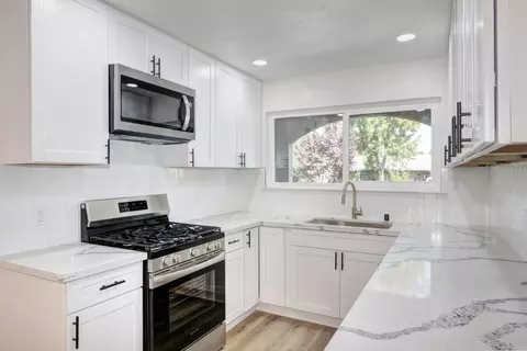 Kitchen - 9120 Sutton Way, Orangevale, CA 95662 photo 3 of 5