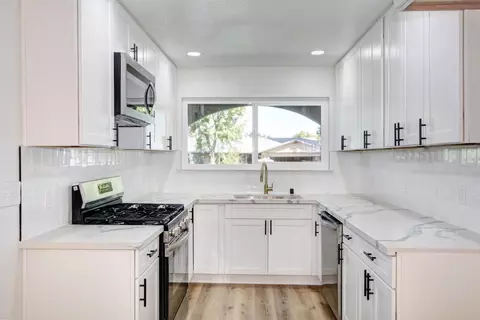 Kitchen - 9120 Sutton Way, Orangevale, CA 95662 photo 2 of 5
