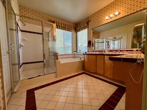 Bath - 171 Memory Ln, Turlock, CA 95382 photo 4 of 4