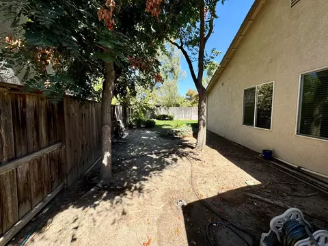 Exterior - 171 Memory Ln, Turlock, CA 95382 photo 7 of 11