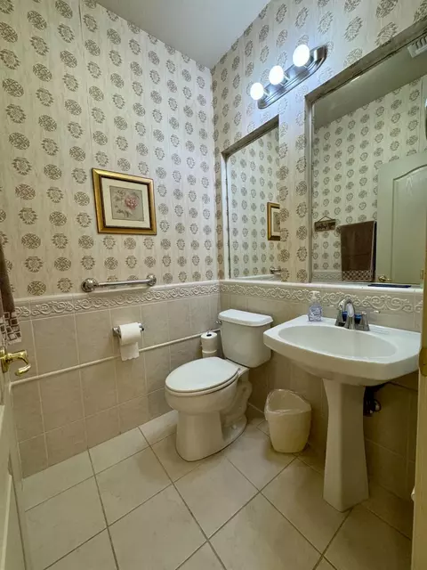 Bath - 171 Memory Ln, Turlock, CA 95382 photo 1 of 4