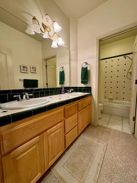 Bath - 171 Memory Ln, Turlock, CA 95382 photo 2 of 4