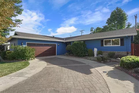 124 Benson Dr, Lodi, CA 95242 photo 1