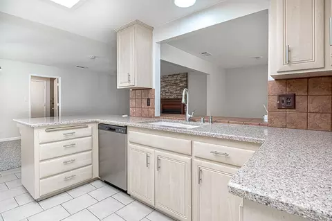 916 Alpine Ave, Manteca, CA 95336 photo 5
