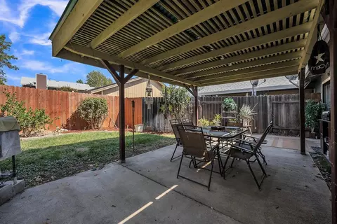Exterior - 3909 Weybridge Way, Antelope, CA 95843 photo 12 of 13
