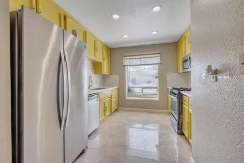 Kitchen - 3909 Weybridge Way, Antelope, CA 95843 photo 3 of 4