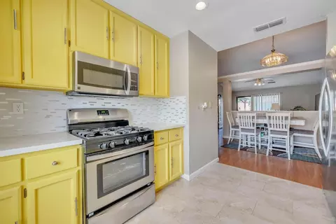 Kitchen - 3909 Weybridge Way, Antelope, CA 95843 photo 4 of 4