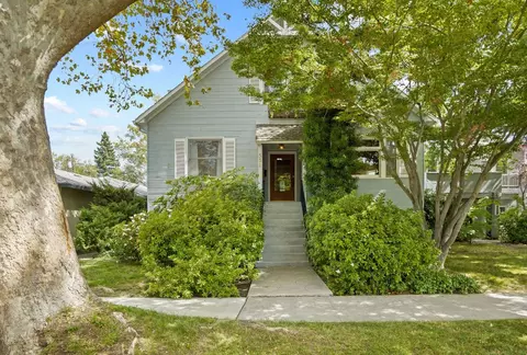 551 38th St, Sacramento, CA 95816