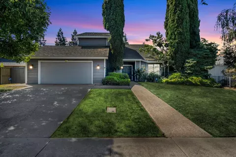 2418 Meadow Lake Dr, Stockton, CA 95207