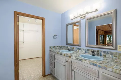 Bath - 2120 Carson Rd, Placerville, CA 95667 photo 4 of 6