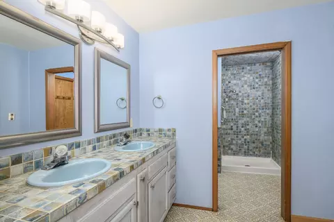 Bath - 2120 Carson Rd, Placerville, CA 95667 photo 2 of 6