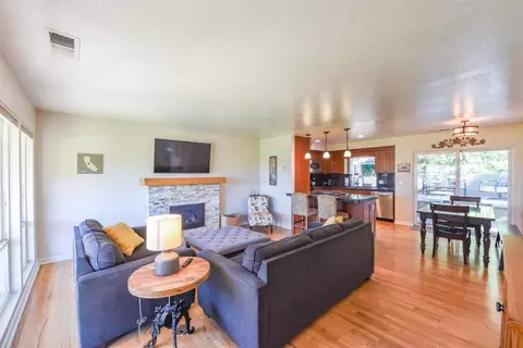 444 E Jackson St, Sonora, CA 95370 photo 2
