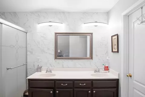 Bath - 2414 Sorrel Dr, Turlock, CA 95380 photo 1 of 2