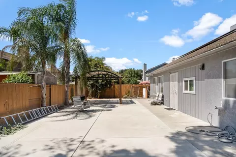 Exterior - 2414 Sorrel Dr, Turlock, CA 95380 photo 4 of 5