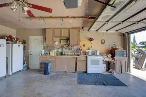 Kitchen - 1509 Grenache Ct, Modesto, CA 95358 photo 2 of 2