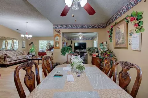 Dining - 1509 Grenache Ct, Modesto, CA 95358 photo 2 of 3
