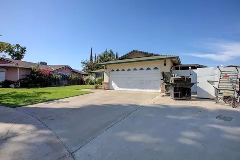Exterior - 1509 Grenache Ct, Modesto, CA 95358 photo 2 of 4
