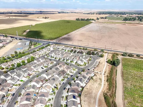 View/Area - 190 Korbel Ave, Merced, CA 95348 photo 9 of 15