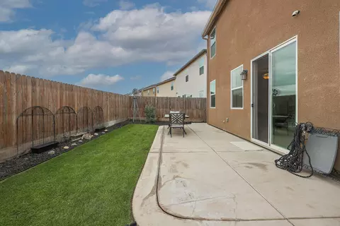 Exterior - 190 Korbel Ave, Merced, CA 95348 photo 5 of 9