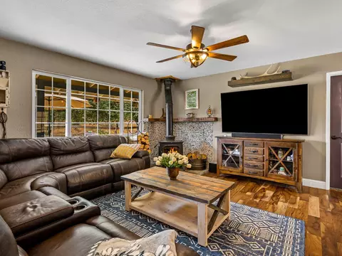 Living - 3980 Freedom Rd, Placerville, CA 95667 photo 2 of 4