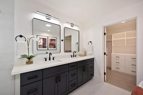 Bath - 1611 Del Dayo Dr, Carmichael, CA 95608 photo 4 of 6