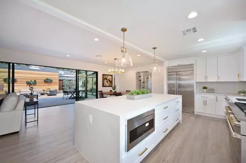 Kitchen - 1611 Del Dayo Dr, Carmichael, CA 95608 photo 4 of 5