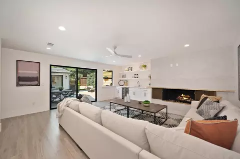 Living - 1611 Del Dayo Dr, Carmichael, CA 95608 photo 5 of 6