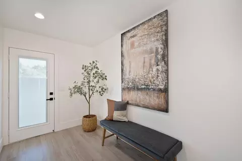 Entry Way - 1611 Del Dayo Dr, Carmichael, CA 95608 photo 3 of 4